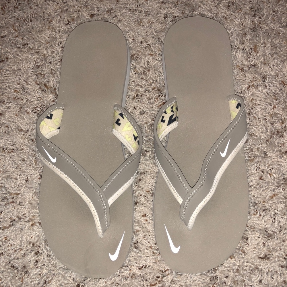 Nike flip flops